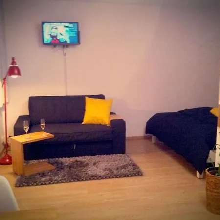 דירה Cozy Fully Equipped פראג